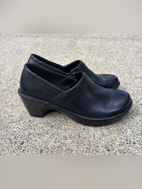 Eastland Womens 6.5 M Black Leather Slip On Clogs Heels Shoes 3641-01
